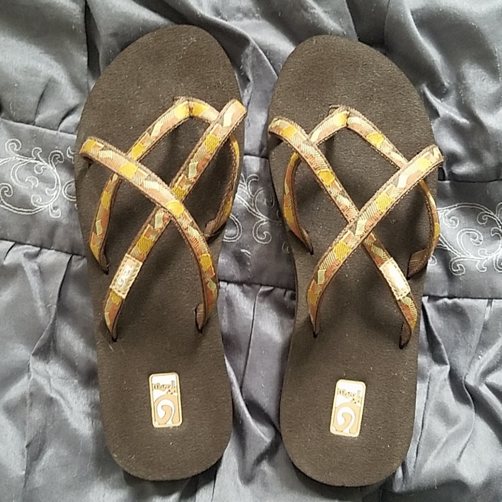Almost new Teva's